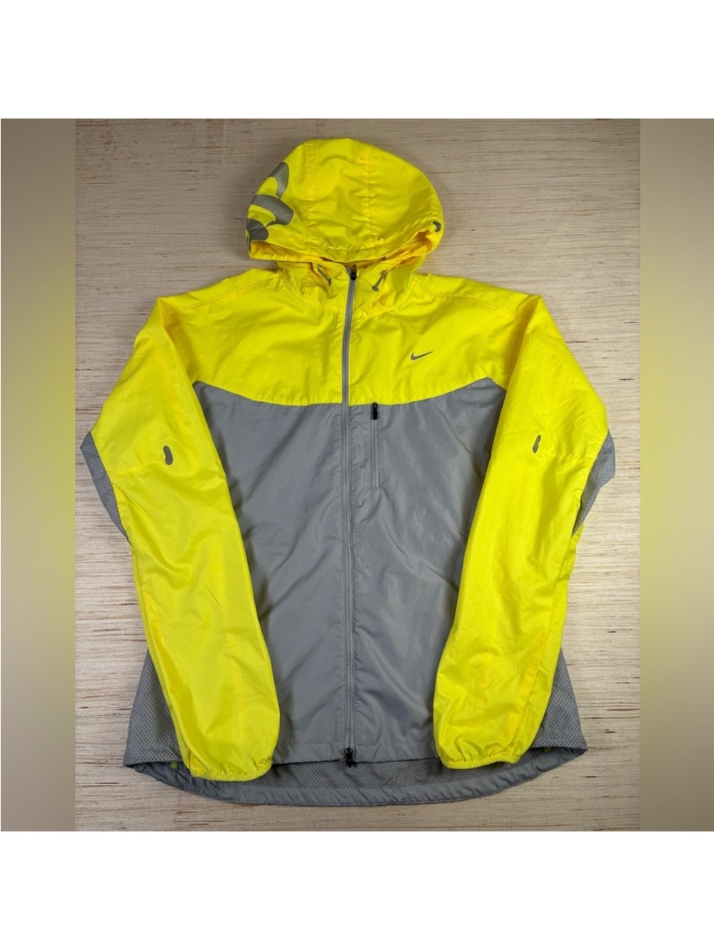 Nike Men’s Yellow and Gray Hooded Windbreaker